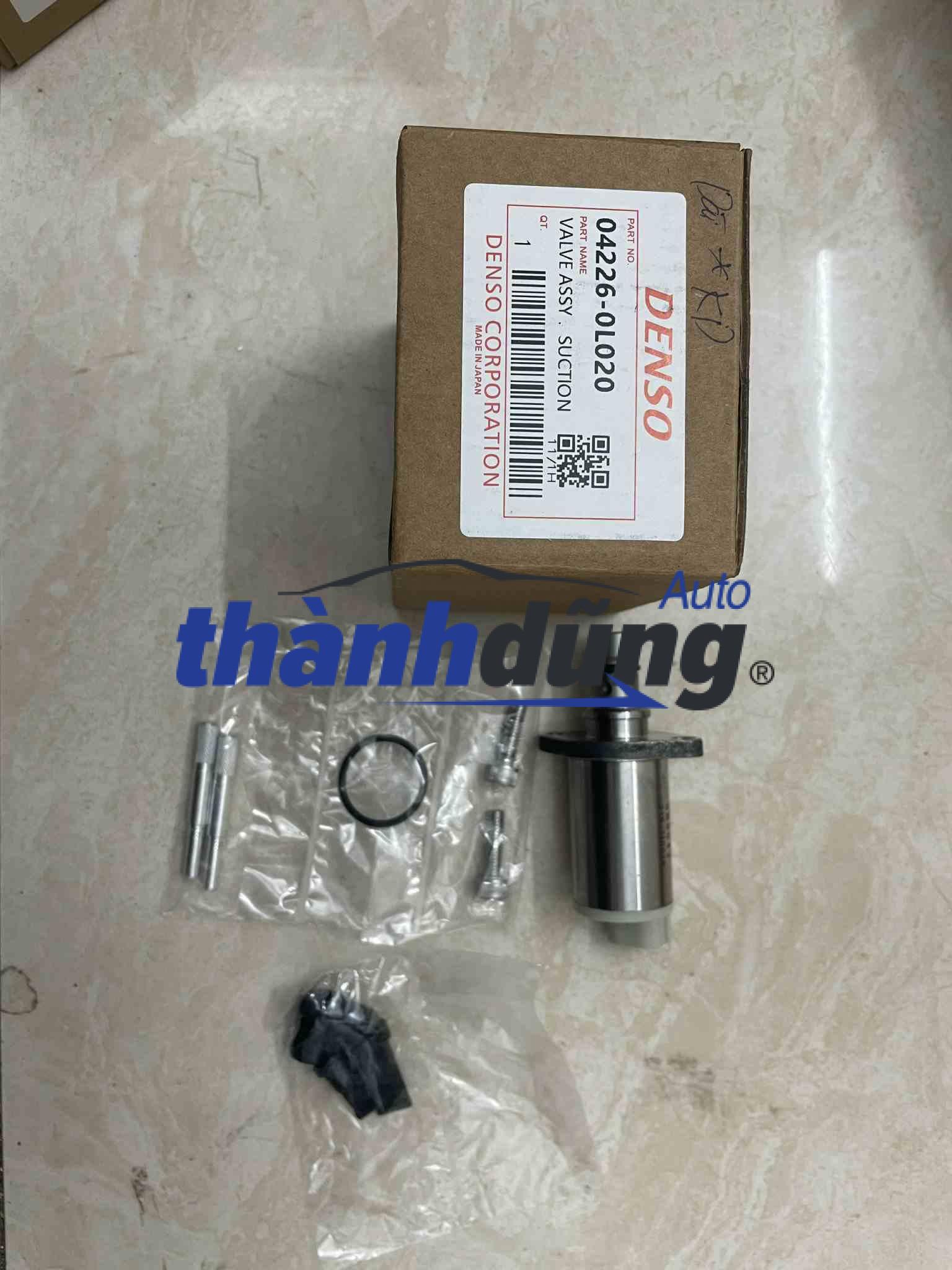 VAN-GIAM-AP-NHIEN-LIEU-TOYOTA-HIACE.jpg