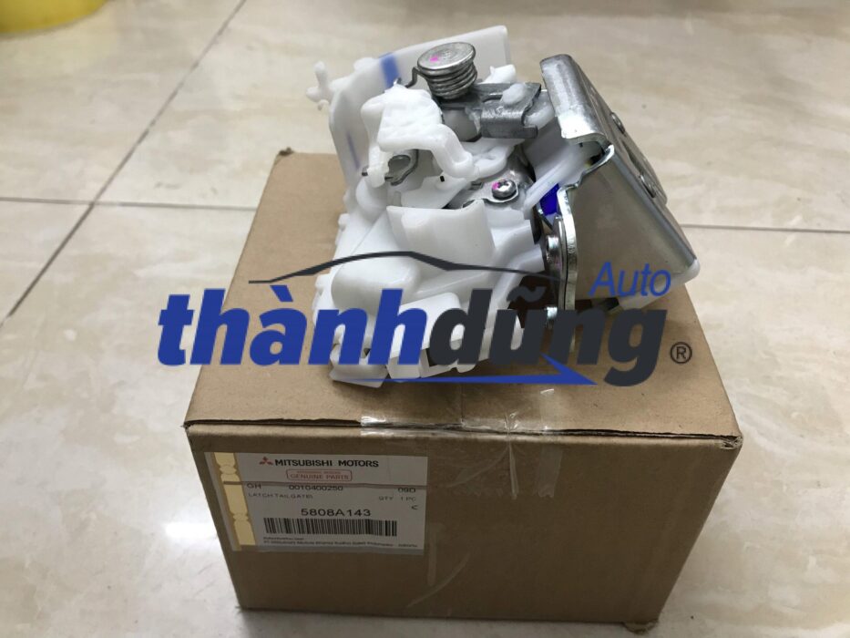 Ổ ngậm cốp hậu Mitsubishi Jolie Ổ ngậm cốp hậu Mitsubishi Pajero