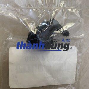 VÒI PHUN NƯỚC RỬA KÍNH XE FORTUNER