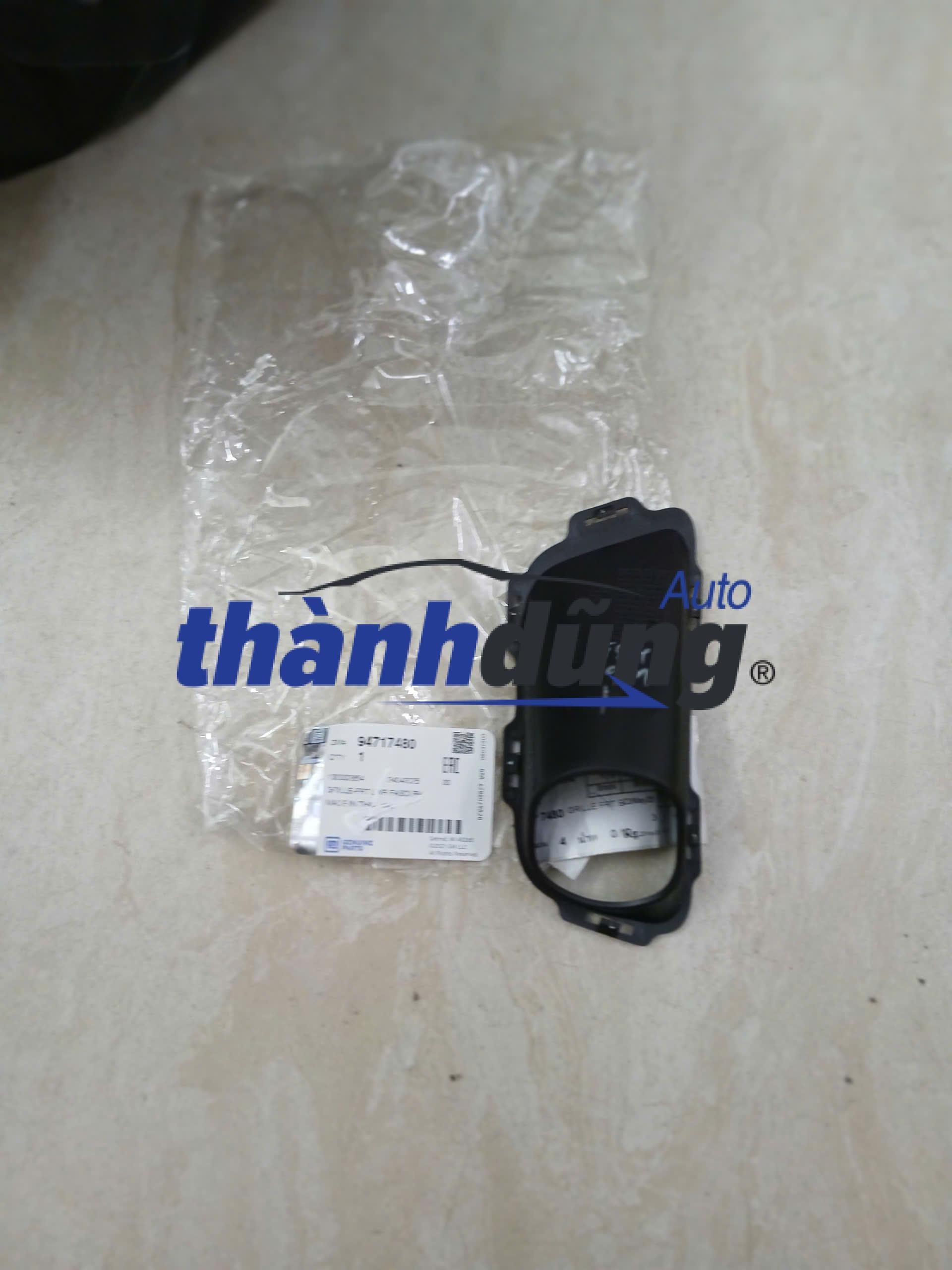 op-den-gam-phu-chevrolet-colorado-2015-94717480 ỐP ĐÈN GẦM PHỤ CHEVROLET COLORADO 2015 | 94717480