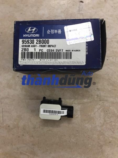 cam-bien-va-cham-dau-xe-hyundai-santafe-95930-2b000 CẢM BIẾN VA CHẠM ĐẦU XE HYUNDAI SANTAFE | 95930-2B000