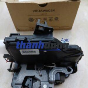 Ổ NGẬM KHÓA CỬA SKODA OCTAVIA 2009-2015 | 3D1837015AD