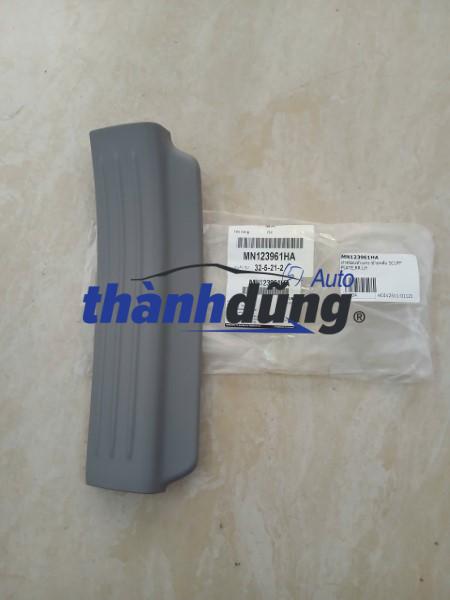 op-bac-len-xuong-xe-mitsubishi-triton-2009-mn123961 ỐP BẬC LÊN XUỐNG XE MITSUBISHI TRITON 2009 | MN123961